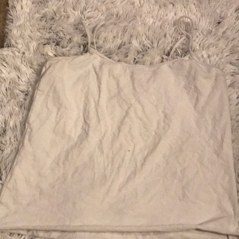 White tank top🤍